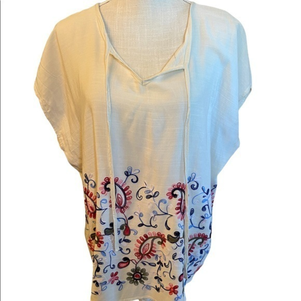 AZZ white size large/Extra Large boho peasant shirt with colorful bottom